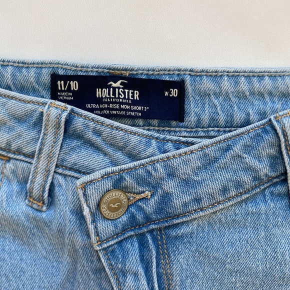 Hollister ultra high-rise mom shorts 3 inch W30” - Picture 4 of 4